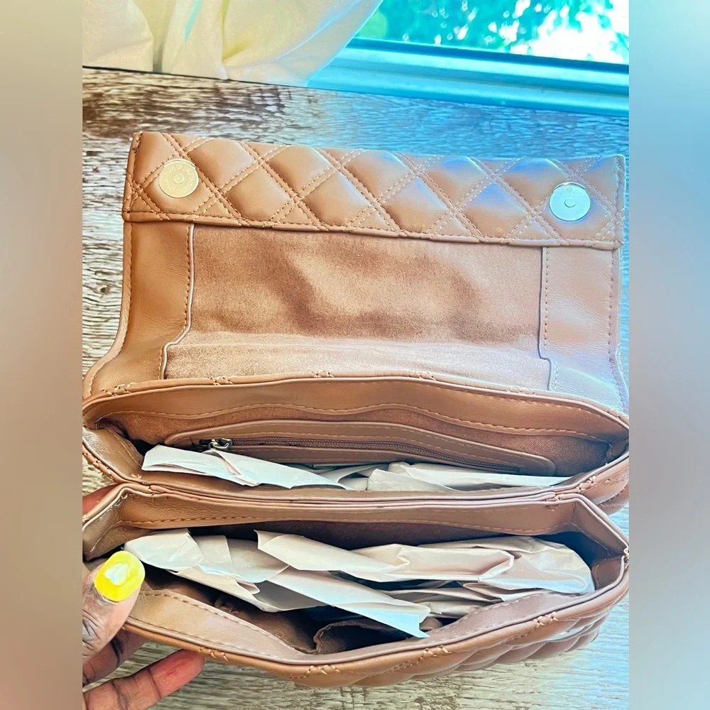 👜 Steve Madden “Bezra” Quilted Shoulder Bag — Nutshell NWT - Picture 4 of 5